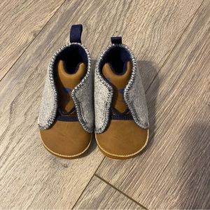 Carter’s soft sole infant shoes